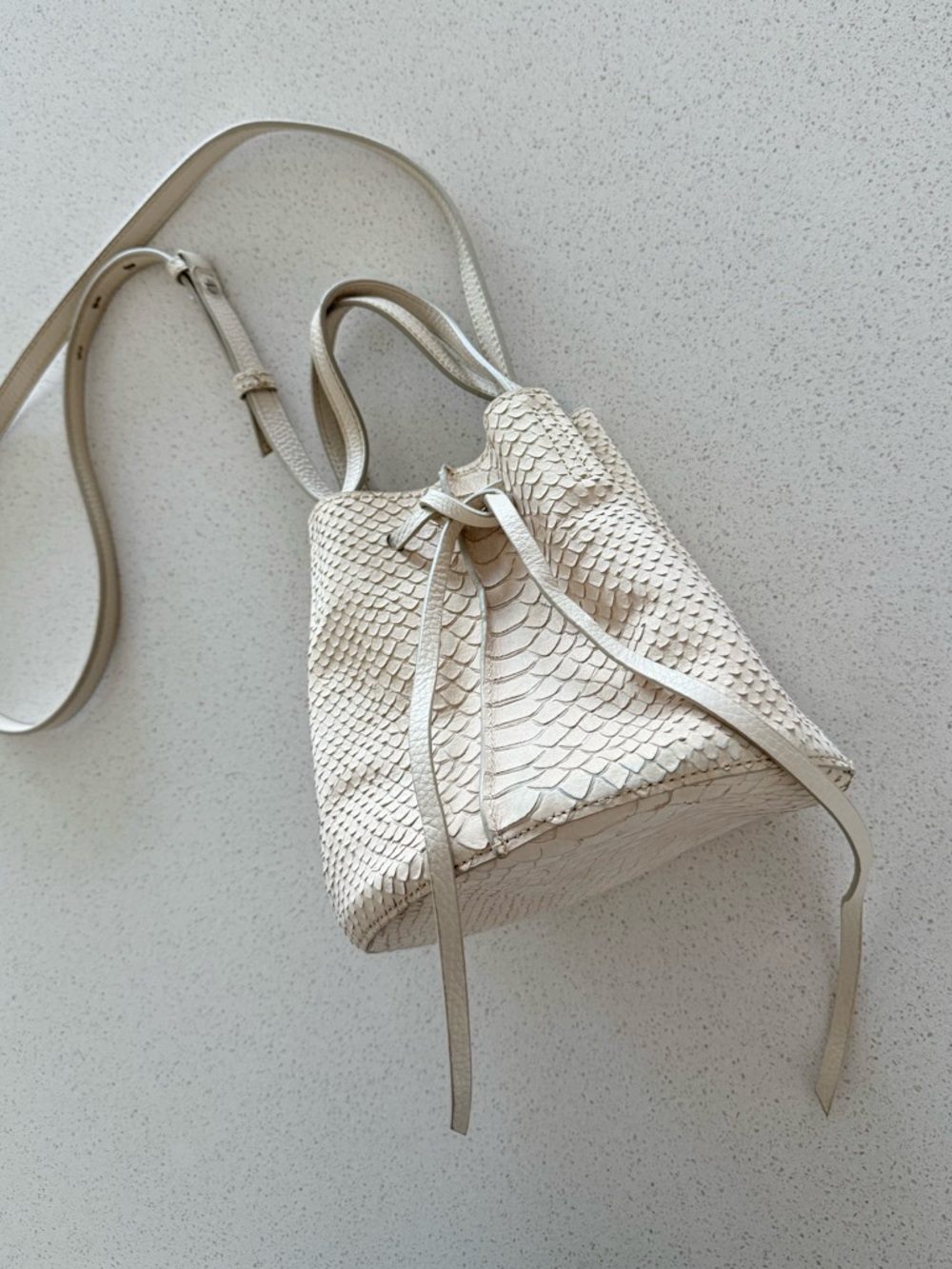Banana Republic Cream Textured Drawstring Bucket Crossbody